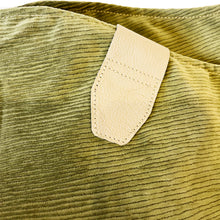 Load image into Gallery viewer, Cadillac Carpet Bag